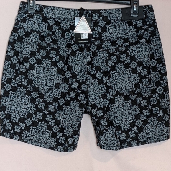 Boohoo Man Gray and Black Bandana Print Slim Fit Denim Shorts - Picture 2 of 7